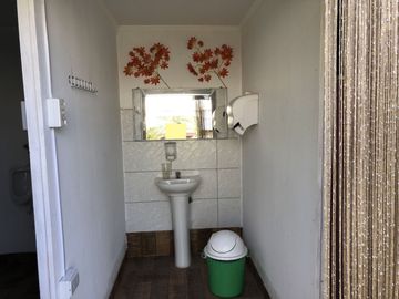 VENDE CASA CON TERRENO DE 750 M2 - 3 DORM, 2 BAÑOS, PISCINA EN  LO HERRERA SAN BERNARDO