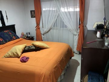VENDE CASA CON TERRENO DE 750 M2 - 3 DORM, 2 BAÑOS, PISCINA EN  LO HERRERA SAN BERNARDO
