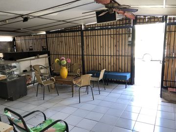 VENDE CASA CON TERRENO DE 750 M2 - 3 DORM, 2 BAÑOS, PISCINA EN  LO HERRERA SAN BERNARDO