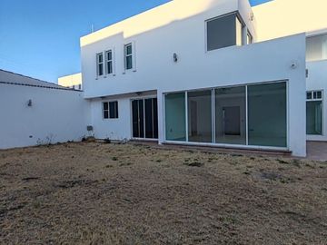 CASA EN VENTA FRACCIONAMIENTO CAÑADA DEL REFUGIO, ZONA NORTE, LEON GTO.