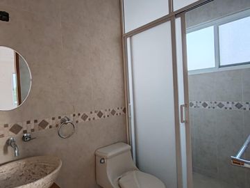 CASA EN VENTA FRACCIONAMIENTO CAÑADA DEL REFUGIO, ZONA NORTE, LEON GTO.