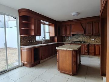 CASA EN VENTA FRACCIONAMIENTO CAÑADA DEL REFUGIO, ZONA NORTE, LEON GTO.