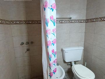 Departamento de 3 ambientes al frente! excelente zona!!