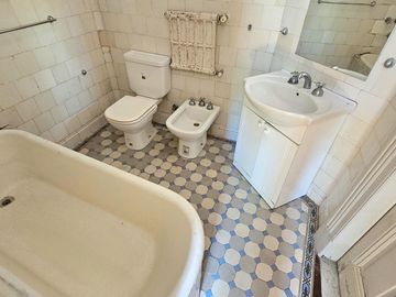Venta Departamento de 3 ambientes Balvanera