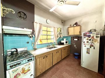 Oportunidad!Casa a reciclar en la mejor zona del Golf