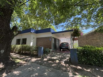 Oportunidad!Casa a reciclar en la mejor zona del Golf