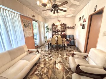 Oportunidad!Casa a reciclar en la mejor zona del Golf