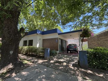 Oportunidad!Casa a reciclar en la mejor zona del Golf