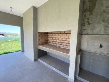 VENTA/PERMUTA - Casa 3 dormitorios - Haras de Funes.