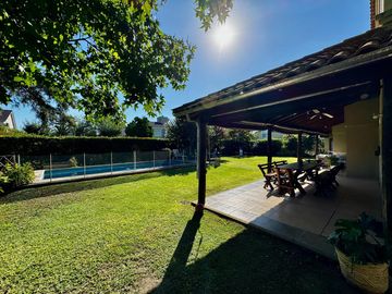 Casa - cuatro ambientes - Country Club Banco Provincia (Moreno)