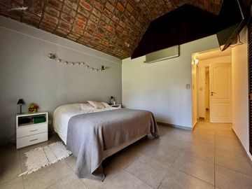 Casa - cuatro ambientes - Country Club Banco Provincia (Moreno)