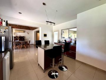 Casa - cuatro ambientes - Country Club Banco Provincia (Moreno)