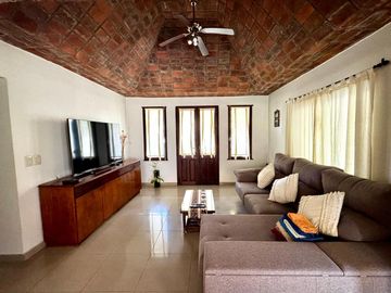 Casa - cuatro ambientes - Country Club Banco Provincia (Moreno)