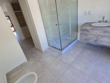 VENTA Casa Apta Crédito Excelente Ubicación Neuquen Capital