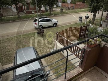 Duplex de tres ambientes en Mar del Tuyu - Calle 4 e/ 59 y 60 al 5973