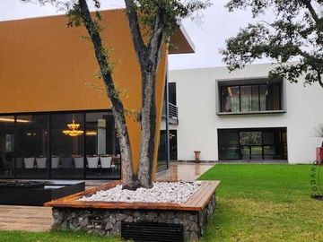 MANSIÓN EN VENTA EN REAL DE HACIENDA.