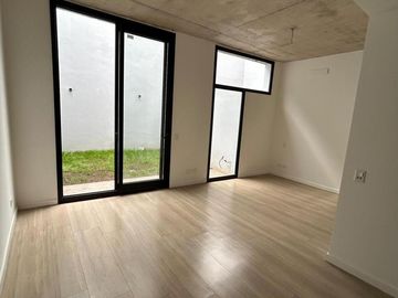 Monoambiente con patio - Jardin