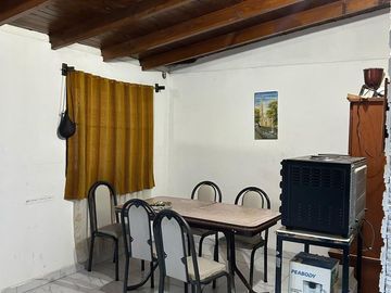 VENDE CASA A TERMINAR CON OFICINAS