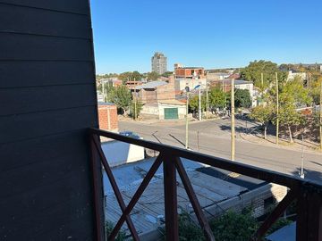 VENDE CASA A TERMINAR CON OFICINAS