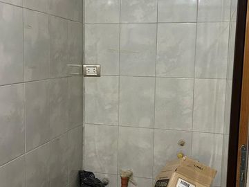 VENDE CASA A TERMINAR CON OFICINAS