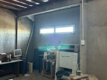 VENDE CASA A TERMINAR CON OFICINAS