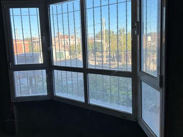 VENDE CASA A TERMINAR CON OFICINAS