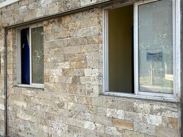 VENDE CASA A TERMINAR CON OFICINAS