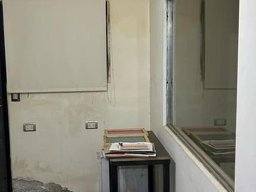 VENDE CASA A TERMINAR CON OFICINAS