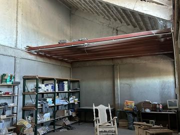 VENDE CASA A TERMINAR CON OFICINAS