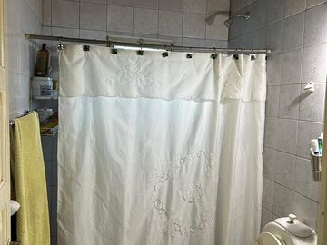VENDE CASA A TERMINAR CON OFICINAS