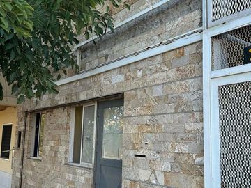 VENDE CASA A TERMINAR CON OFICINAS