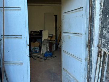 VENDE CASA A TERMINAR CON OFICINAS
