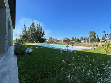 Casa en  Fincas Golf