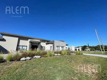 Casa en  Fincas Golf