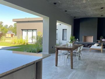 Casa en  Fincas Golf