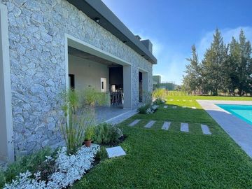 Casa en  Fincas Golf