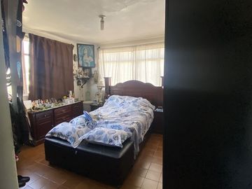 CASA EN VENTA SANTA CLARA, EN ESQUINA, CUENTA CON LOCALES.