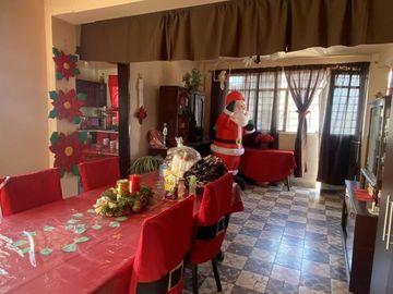 CASA EN VENTA SANTA CLARA, EN ESQUINA, CUENTA CON LOCALES.