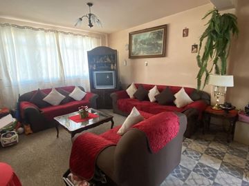 CASA EN VENTA SANTA CLARA, EN ESQUINA, CUENTA CON LOCALES.