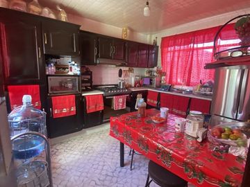 CASA EN VENTA SANTA CLARA, EN ESQUINA, CUENTA CON LOCALES.
