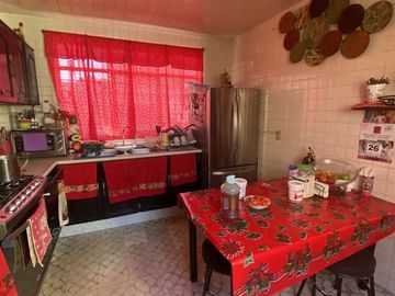 CASA EN VENTA SANTA CLARA, EN ESQUINA, CUENTA CON LOCALES.