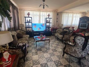 CASA EN VENTA SANTA CLARA, EN ESQUINA, CUENTA CON LOCALES.