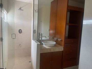 | Preciosa casa amueblada, en venta. |