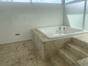 | Preciosa casa amueblada, en venta. |
