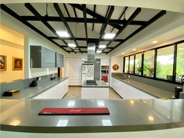 VENDEMOS ESPECTACULAR CASA EN RIONEGRO SECTOR QUIRAMA
