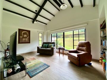 VENDEMOS ESPECTACULAR CASA EN RIONEGRO SECTOR QUIRAMA
