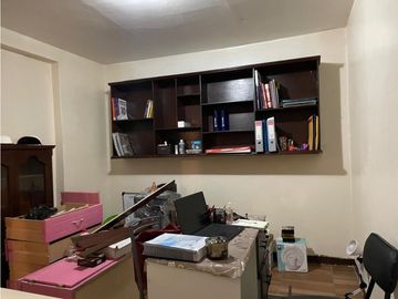 Villaflora, Casa  y 2 Locales en Venta, 280m2, 8 Habitaciones