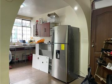 Villaflora, Casa  y 2 Locales en Venta, 280m2, 8 Habitaciones