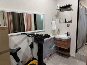 Casa en Venta, 4 recamaras en el Refugio, 5 minutos de la Anahuac