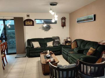 Casa en Venta, 4 recamaras en el Refugio, 5 minutos de la Anahuac